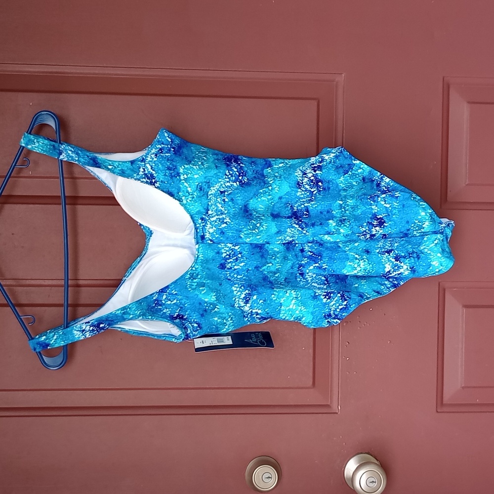 Bathing Suit - Picture 3 of 4